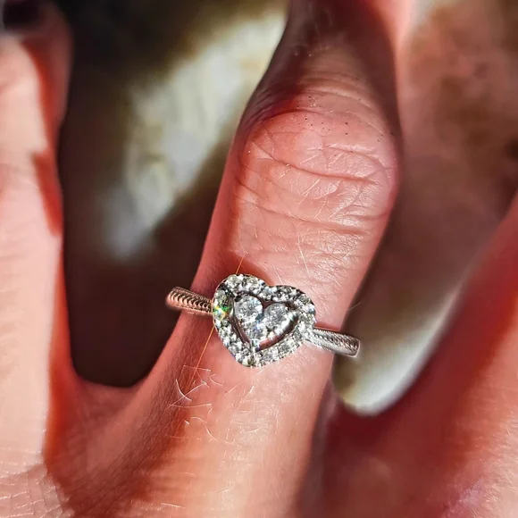 Jared's Galleria Heart Diamond Ring 14k White Gold - Picture 9 of 10